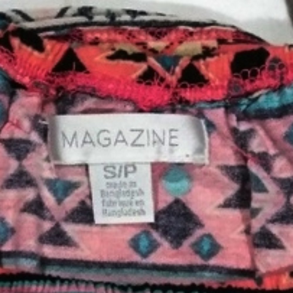 Magazine Ladies top - Picture 4 of 4